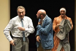 Dolore sotto chiavedue atti unici di Eduardo De Filippo Dolore sotto chiave e Pericolosamentecon un prologo da I pensionati della memoria di Luigi Pirandellocon Tony Laudadio, Luciano Saltarelli, Giampiero Schianoscene e costumi Lino Fioritoluci Cesare Accettasuono Daghi Rondaniniregia Francesco Saponaroproduzione Teatri Uniti, Napoli Teatro Festival Italia in collaborazione con l'Università della Calabria